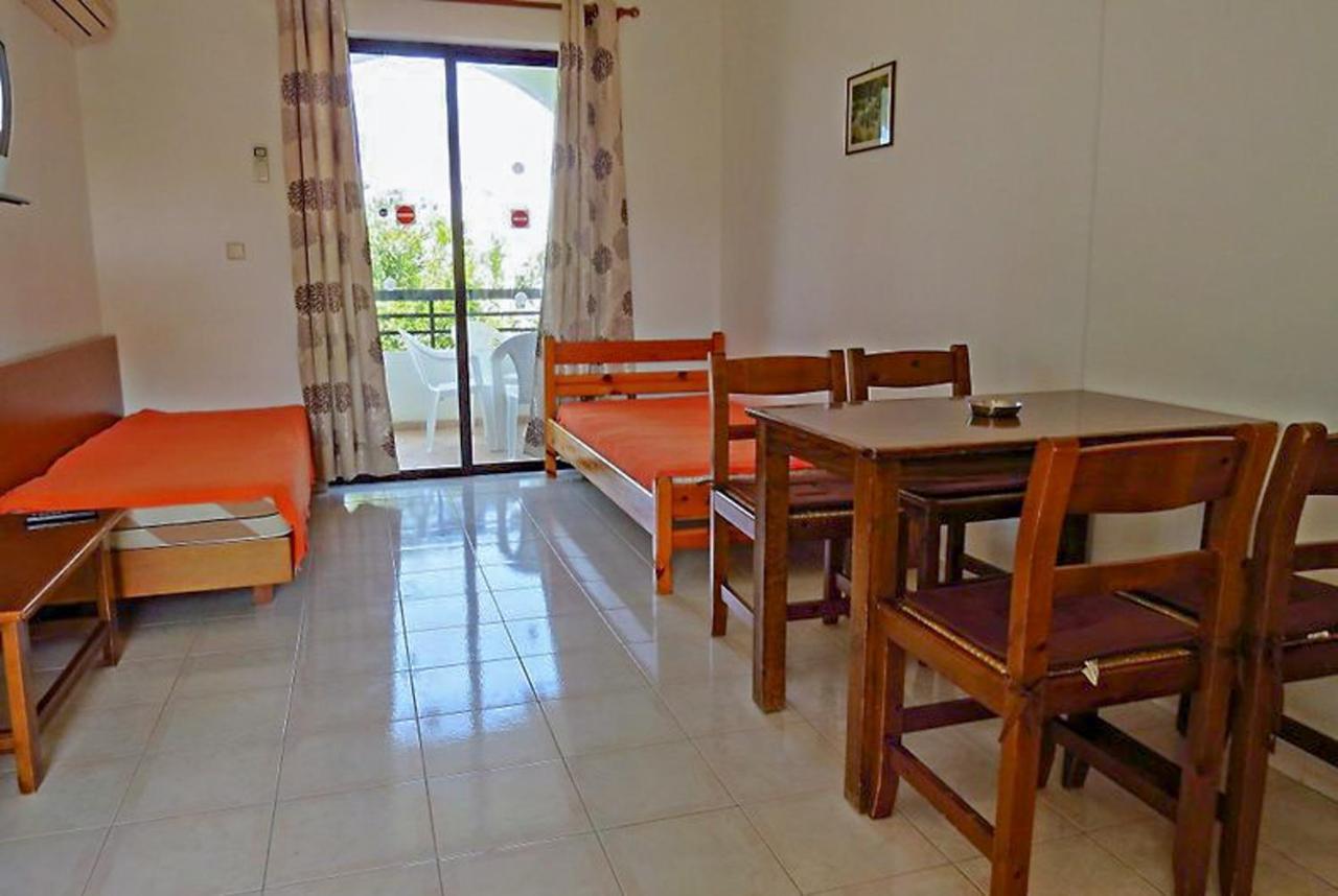Debbi Appartments And Hotel Ialysos  Bagian luar foto